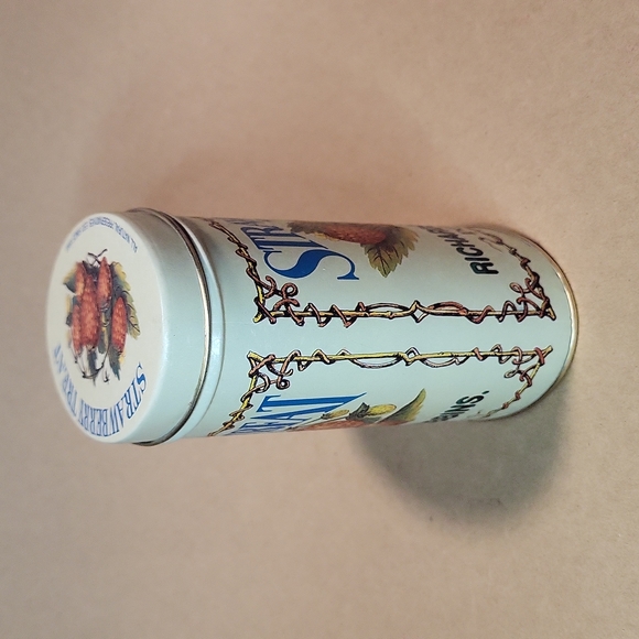 Vintage • Strawberry Treat Canister/Tin Empty • Richardson & Robbins Dover, Del. - Picture 2 of 5